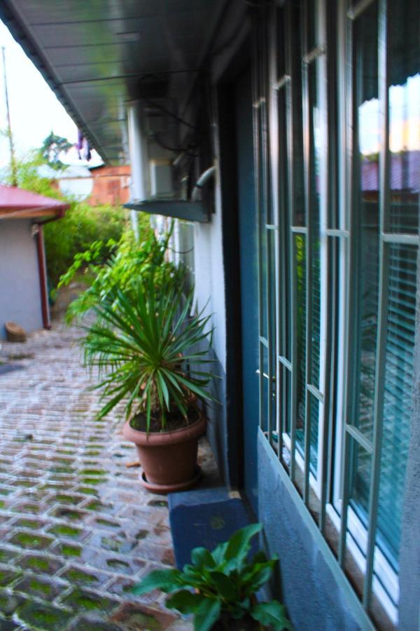 Tiny Old Tbilisi Apartamento Exterior foto
